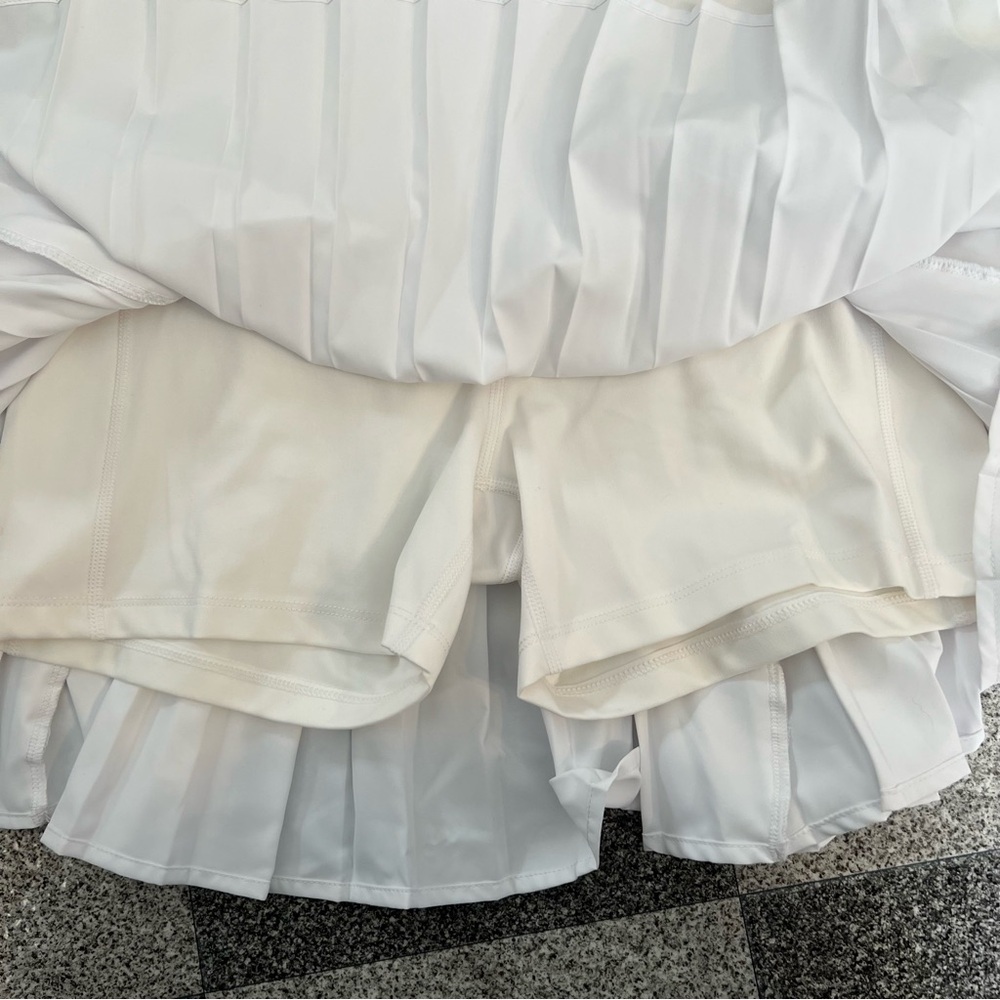 NWT All in Motion White High Rise Pleated Women's Skort- Size M - Picture 6 of 6